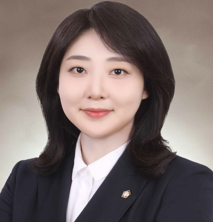 제6대 '북한이탈주민보호센터' 인권보호관으로 위촉된 김수현 변호사(48). (사진=국정원 제공) *재판매 및 DB 금지