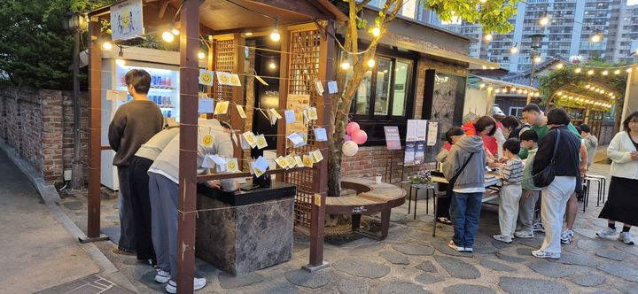 [대구=뉴시스] 대구 중구는 어린이날을 맞아 5월 2~3일과 5일 사흘간 계산예가, 약령시, 청라언덕 관광센터 일원에서 '근대골목 어린이날 체험 프로그램'을 운영한다. (사진=대구 중구 제공) 2026.04.30. photo@newsis.com&nbsp; *재판매 및 DB 금지