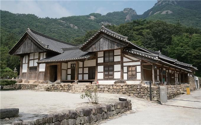 부안 내소사 설선당과 요사 전경(사진=부안군 제공) *재판매 및 DB 금지