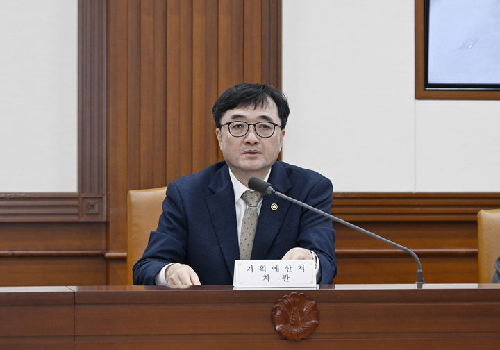 [서울=뉴시스] 김진아 기자 = 임기근 기획예산처 차관이 30일 오후 서울 종로구 정부서울청사에서 열린 '제8차 재정집행 점검회의'를 주재하고 있다. (사진=기획예산처 제공) 2026.04.30. photo@newsis.com *재판매 및 DB 금지