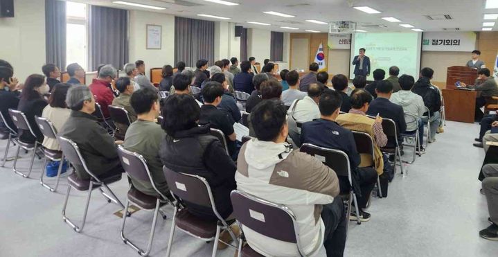 [안동=뉴시스] 지난달 30일 경북도산림환경연구원 북부지원에서 산림토목 사업 안전 확보를 위한 회의가 열리고 있다. (사진=경북도 제공) 2026.05.01 photo@newsis.com *재판매 및 DB 금지