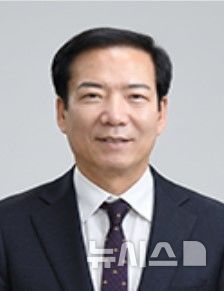 [창원=뉴시스]1일 국민의힘 거창군수 후보로 확정된 구인모 현 군수.(사진=국민의힘 경남도당 제공)2026.05.01.photo@newsis.com