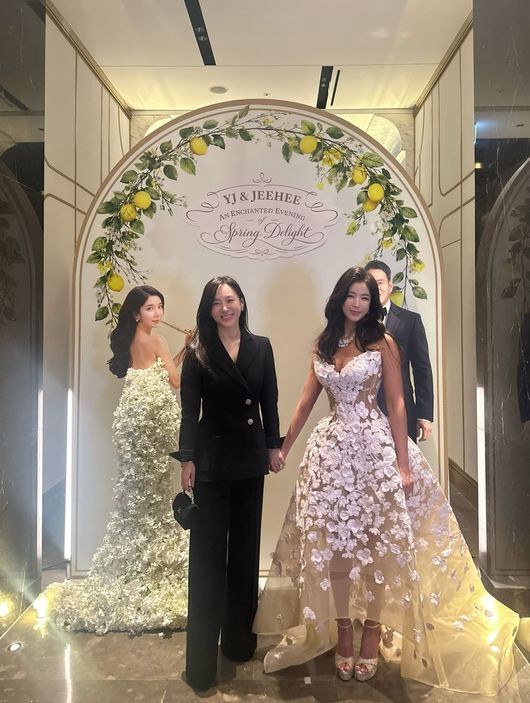 [서울=뉴시스] 배우 박주미가 정용진 신세계그룹 회장의 아내이자 플루티스트인 한지희의 공연장을 찾은 소감을 전했다. (사진 = 인스타그램 캡처) 2026.05.02. photo@newsis.com *재판매 및 DB 금지