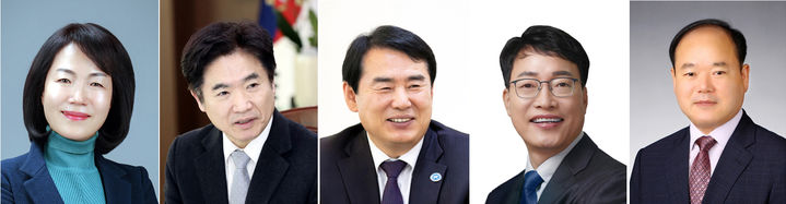 [광주=뉴시스] 전남광주특별시교육감 예비후보. 왼쪽부터 강숙영 전 전남교육청 장학관, 김대중 현 전남교육감, 이정선 현 광주교육감, 장관호 전 전교조 전남지부장, 최대욱 전 한국교총 부회장. photo@newsis.com *재판매 및 DB 금지