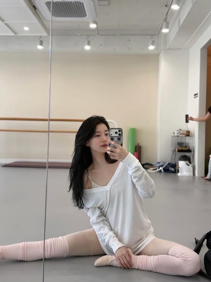 [서울=뉴시스] 지난 26일 배우 수지가 자신의 SNS에 발레 사진을 게시했다. (사진=수지 SNS 캡처) 2026.05.03. 