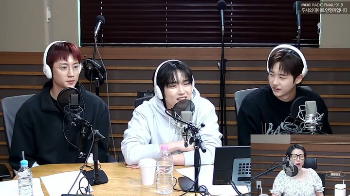 [서울=뉴시스] 4일 방송된 MBC FM4U '두시의 데이트 안영미입니다'에는 B1A4 신우, 산들, 공찬이 게스트로 출연했다. (사진=MBC 제공) 2026.05.04. photo@newsis.com&nbsp; *재판매 및 DB 금지