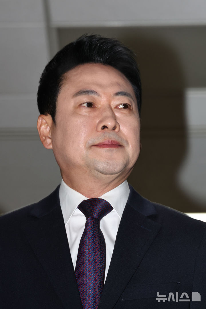 [서울=뉴시스] 김금보 기자 = 장동혁 국민의힘 대표가 5일 오전 서울 여의도 국회에서 열린 기자간담회에 참석하고 있다. 2026.05.05. kgb@newsis.com