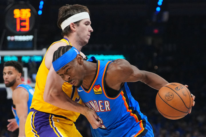 [오클라호마시티=AP/뉴시스] 미국프로농구(NBA) 오클라호마시티 선더의 샤이 길저스알렉산더(아래). 2026.04.19.