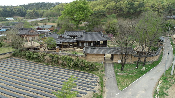 [서울=뉴시스] 경북 안동 풍산읍에 있는 '안동 학남고택' 원경 (사진=국가유산청 제공) 2026.05.06. photo@newsis.com *재판매 및 DB 금지