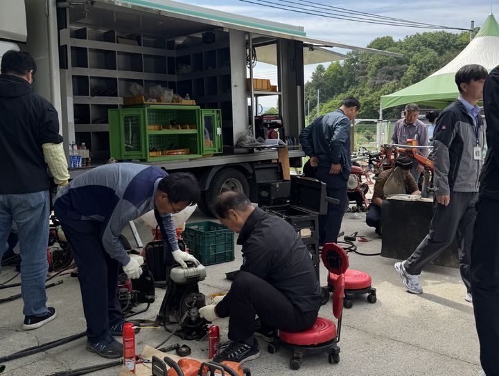 [창녕=뉴시스] 영산면 신제2구 마을회관에서 농업기계 안전교육이 진행되고 있다. (사진= 창녕군 제공) 2026.05.06. photo@newsis.com *재판매 및 DB 금지