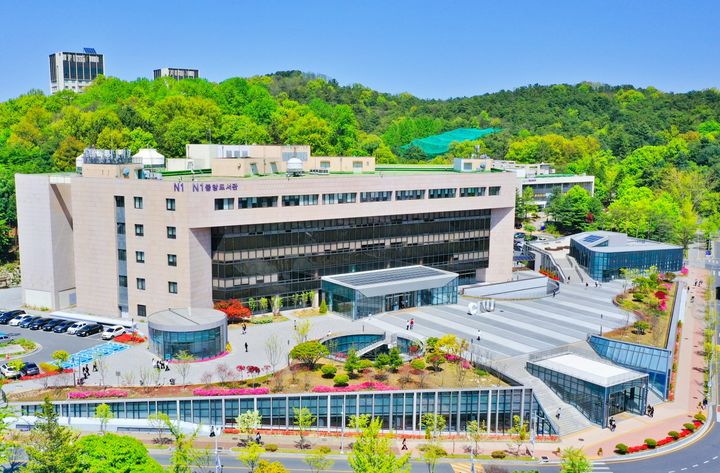 [대전=뉴시스] 충남대 도서관 전경. (사진=충남대 제공) 2026.05.06. photo@newsis.com *재판매 및 DB 금지