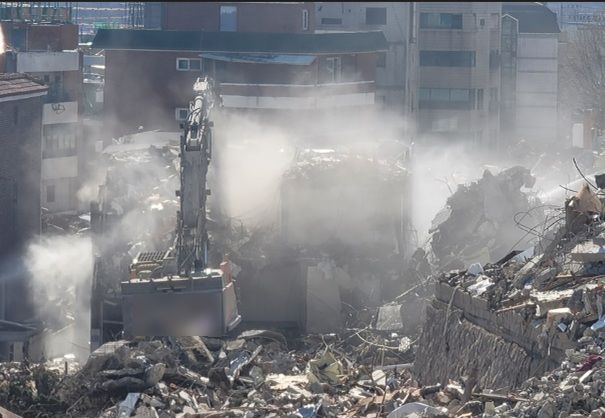 [서울=뉴시스]적발된 철거 공사 현장. (사진=서울시 제공) 2026.05.06. photo@newsis.com *재판매 및 DB 금지