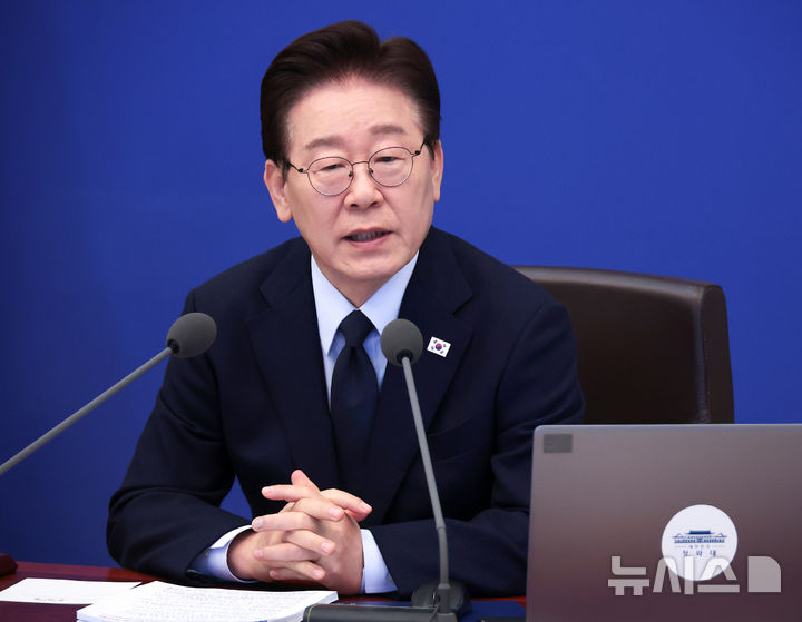 [서울=뉴시스] 최동준 기자 = 이재명 대통령이 6일 청와대에서 열린 국무회의에서 발언하고 있다. 2026.05.06. photocdj@newsis.com
