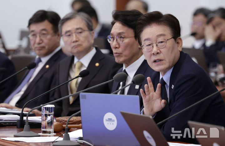 [서울=뉴시스] 최동준 기자 = 이재명 대통령이 6일 청와대에서 열린 국무회의에서 발언하고 있다. 2026.05.06. photocdj@newsis.com