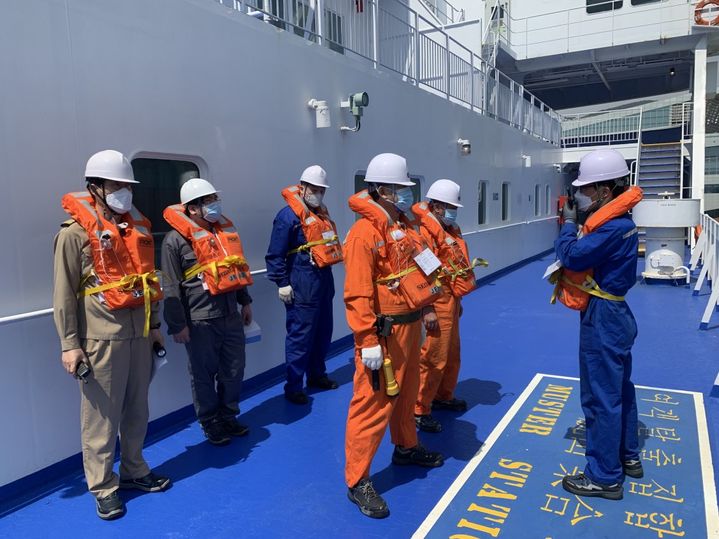 [부산=뉴시스] 국제여객선 현장 훈련. (사진=부산해수청 제공) 2026.05.07. photo@newsis.com *재판매 및 DB 금지