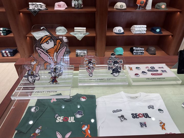 [서울=뉴시스] 와펜 커스터마이징 등 북촌 익스클루시브 제품. (사진=동효정 기자) 2025.05.07. photo@newsis.com *재판매 및 DB 금지