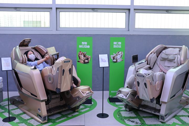 [대구=뉴시스] 대구 신세계백화점은 5층 파미에브릿지에서 바디프랜드 헬스케어로봇 제품 전시를 진행한다. (사진 = 대구 신세계백화점 제공) 2026.05.07. photo@newsis.com *재판매 및 DB 금지
