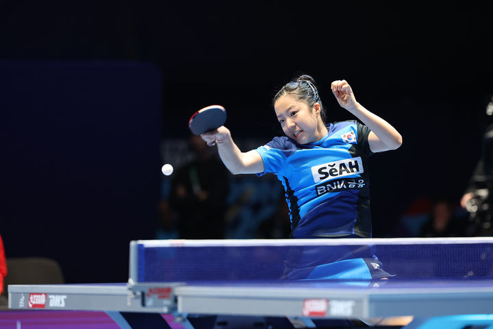 [서울=뉴시스] 2026 국제탁구연맹(ITTF) 세계탁구선수권대회 단체전 여자부 중국과의 8강전에 출전한 신유빈. (사진=대한탁구협회 제공) 2026.05.07. *재판매 및 DB 금지