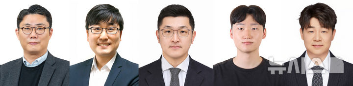 (왼쪽부터) GIST 이창열 고등광기술연구원 수석연구원, 성균관대 김정규 화학공학부 교수, 전남대 김태훈 신소재공학부 교수, 성균관대 홍원태 화학공학과 박사과정생, Yuankai Li 연구원. (사진=GIST 제공) photo@newsis.com