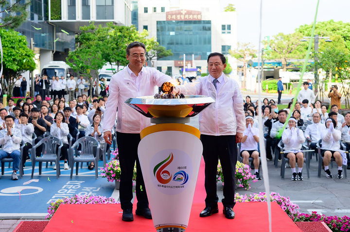 [서귀포=뉴시스] 7일 서귀포시청 1청사에서 제60회 제주도민체육대회 성화 안치식이 진행되고 있다. (사진=서귀포시 제공) 2026.05.08. photo@newsis.com *재판매 및 DB 금지
