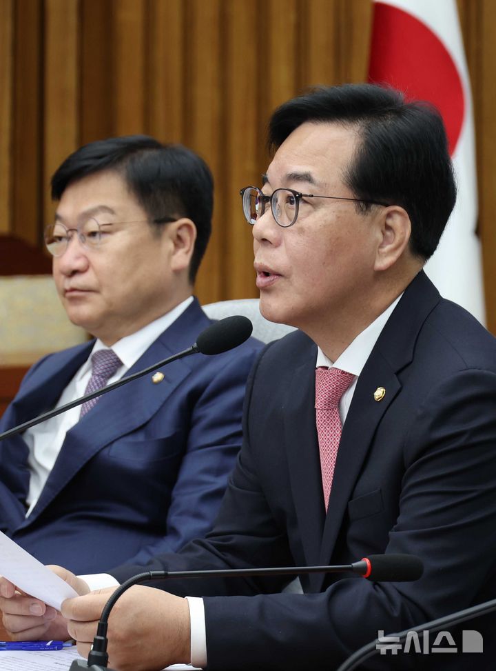 [서울=뉴시스] 조성봉 기자 = 송언석 국민의힘 원내대표가 8일 오전 서울 여의도 국회에서 열린 원내대책회의에서 발언을 하고 있다. 2026.05.08. suncho21@newsis.com