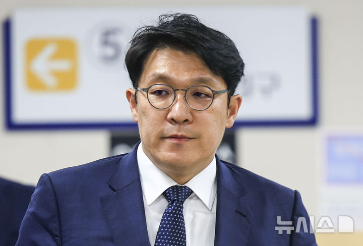 [서울=뉴시스] 정병혁 기자 = 2심 최대 쟁점으로 부상한 그림의 진위 여부에 대해선 진품이라는 결론을 내렸다. 사진은 김 전 부장검사. 2026.05.13. jhope@newsis.com