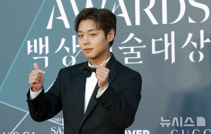 [서울=뉴시스] 김혜진 기자 = 배우 박지훈이 8일 오후 서울 강남구 코엑스에서 열린 제62회 백상예술대상에서 레드카펫을 밟고 있다. 2026.05.08. jini@newsis.com