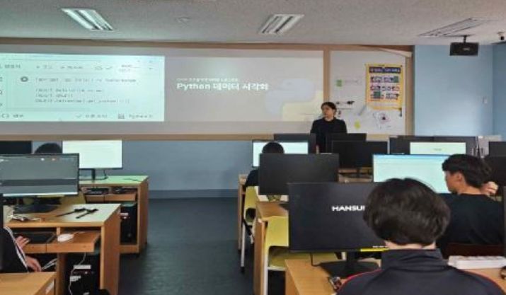 [서울=뉴시스]지난해 첨단융합 교육에 참여한 석촌중학교. (사진=송파구 제공) 2026.05.10. photo@newsis.com *재판매 및 DB 금지