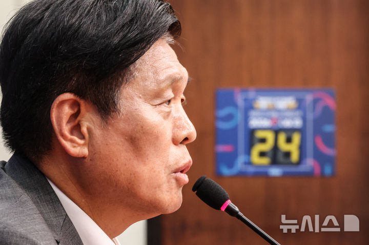 [서울=뉴시스] 김근수 기자 = 조승래 더불어민주당 총괄선대본부장이 10일 오후 서울 여의도 국회에서 열린 6.3 지방선거 관련 주재 기자간담회에서 발언하고 있다. 2026.05.10. ks@newsis.com
