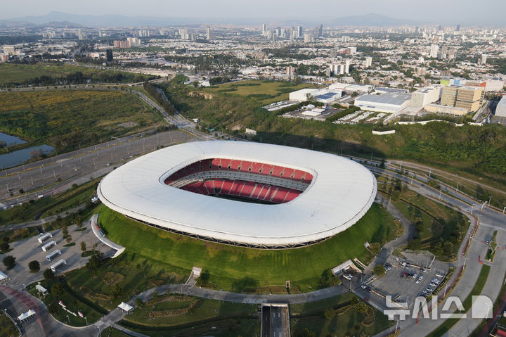 [과달라하라=AP/뉴시스] 2026 국제축구연맹(FIFA) 북중미 월드컵 개최 경기장 중 하나인 과달라하라 스타디움. 2025.10.16.