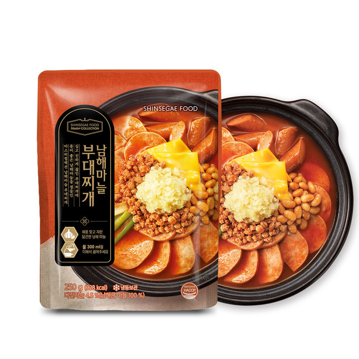 [서울=뉴시스] 신세계푸드, 마스터컬렉션 남해마늘 부대찌개(사진=신세계 푸드 제공) *재판매 및 DB 금지