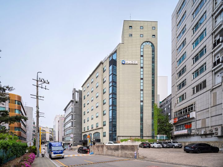 [서울=뉴시스] 서울 강남구 청담동에 위치한 휴젤빌딩 전경. (출처=알스퀘어) 2026.05.11. photo@newsis.com *재판매 및 DB 금지