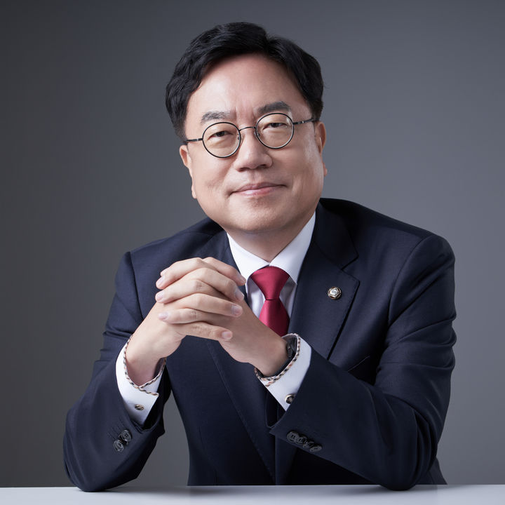 [울산=뉴시스] 국회 행정안전위원회 소속 국민의힘 서범수 의원(울산 울주군)은 2026년 상반기 행정안전부 특별교부세로 5개 사업에 총 22억원을 확보했다고 11일 밝혔다. (사진= 서범수 의원 제공) 2026.05.11.photo@newsis.com *재판매 및 DB 금지