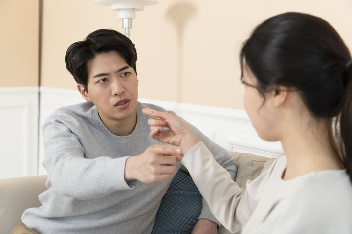 [서울=뉴시스] 자전거를 타다 다친 아이를 병원에 데려가던 중 남편에게 폭언을 들었다는 여성의 사연이 온라인 상에서 공분을 사고 있다. (사진=유토이미지)