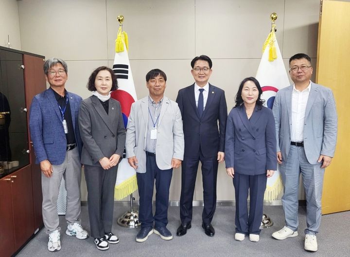 [함양=뉴시스] 함양군 농림축산식품부 방문해 양파 수급 안정 시범사업 건의 (사진=함양군 제공) 2026. 05. 12. photo@newsis.com *재판매 및 DB 금지