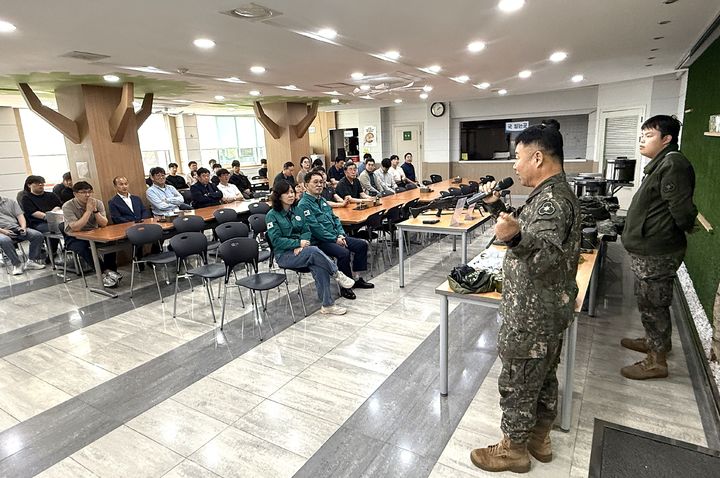 [횡성=뉴시스] 공습 대비 민방위 대피훈련. (사진=횡성군 제공) 2026.05.12. photo@newsis.com *재판매 및 DB 금지