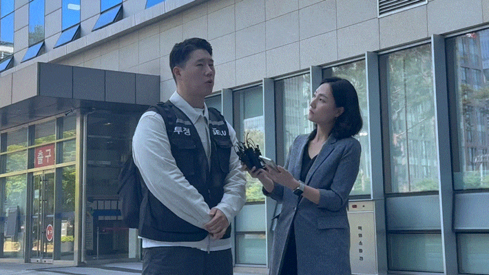 [수원=뉴시스] 최승호 삼성전자 초기업노조 위원장이 13일 오전 수원지방법원에서 열린 삼성전자의 '위법 쟁의행위 금지 가처분' 2차 심문에 출석하며 취재진 질문에 답하고 있다. 2026.05.13. parknr@newsis.com *재판매 및 DB 금지