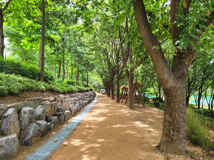 [수원=뉴시스] 경기 고양시 행신동 도시숲 리모델링. (사진=경기도 제공) 2026.05.13. photo@newsis.com *재판매 및 DB 금지