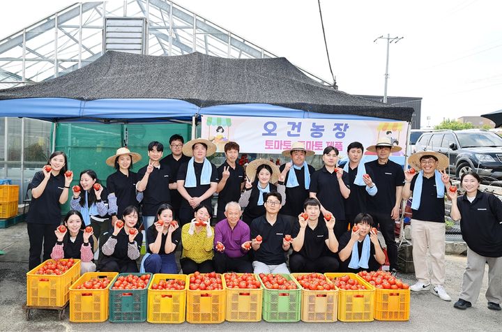 [서울=뉴시스] 시몬스 봉사활동. (사진=시몬스 제공) 2026.05.13. photo@newsis.com *재판매 및 DB 금지