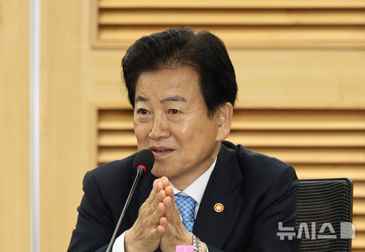 [서울=뉴시스] 김금보 기자 = 정동영 통일부 장관 겸 더불어민주당 의원이 13일 오전 서울 여의도 국회 의원회관에서 열린 '피지컬AI 프론티어 강국 신기술 전략 포럼'에서 발언을 하고 있다. 2026.05.13. kgb@newsis.com