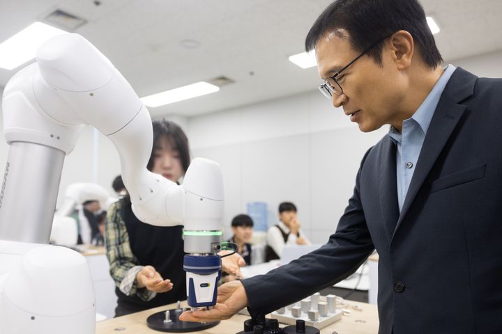[수원=뉴시스] 임태희 경기도교육감 예비후보. (사진=선거캠프 제공) 2026.05.14. photo@newsis.com *재판매 및 DB 금지