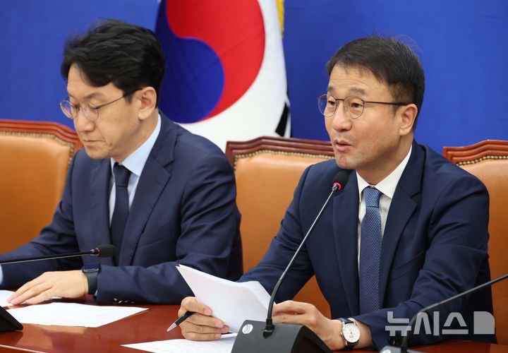 [서울=뉴시스] 조성봉 기자 = 한병도 더불어민주당 원내대표가 지난 14일 오전 서울 여의도 국회에서 열린 정책조정회의에서 발언을 하고 있다. 2026.05.14. suncho21@newsis.com