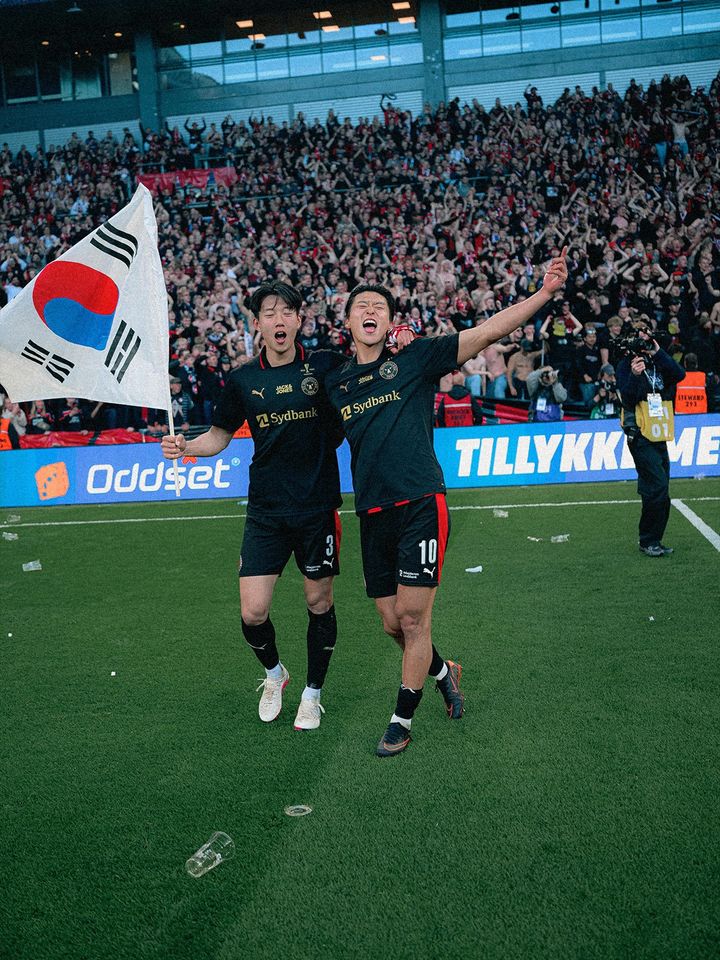 [서울=뉴시스] 덴마크 프로축구 수페르리가 미트윌란의 이한범과 조규성. (사진=미트윌란 SNS 캡처) 2026.05.15. photo@newsis.com *재판매 및 DB 금지