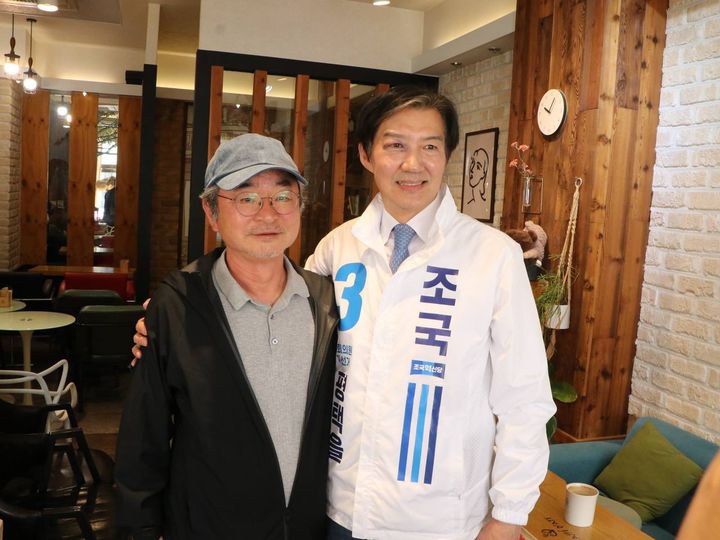 [서울=뉴시스]노무현 정부 민정수석을 지낸 이호철 전 청와대 민정수석비서관은 15일 페이스북을 통해 "나는 더불어민주당 평당원이다. 나는 조국 후보를 지지한다"고 말했다. (사진=이호철 전 수석 페이스북 캡처) 2026.05.15. photo@newsis.com *재판매 및 DB 금지