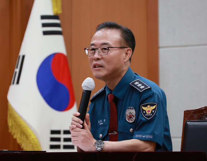 우수 수사경찰 노고 격려하는 황창선 경기남부경창청장. (사진=경기남부경찰청 제공) *재판매 및 DB 금지