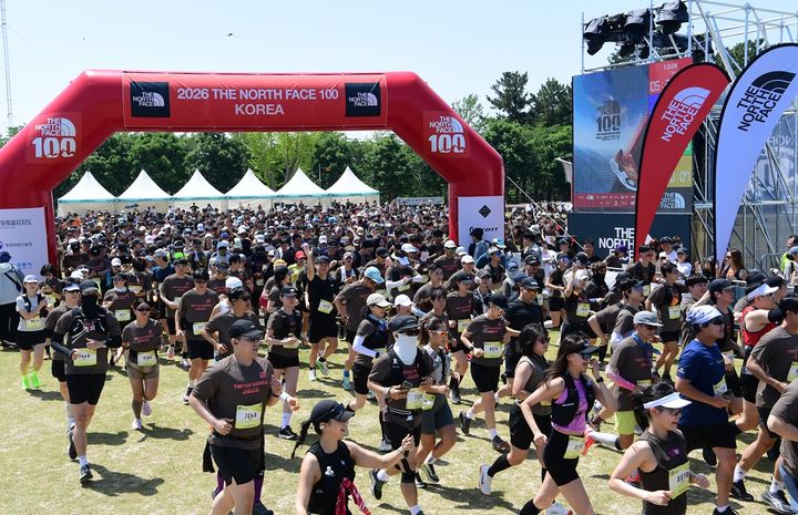 [서울=뉴시스] '2026 TNF 100 코리아' 10km 레이스에 참가한 선수들 (사진=노스페이스 제공) 2026.05.18. photo@newsis.com *재판매 및 DB 금지