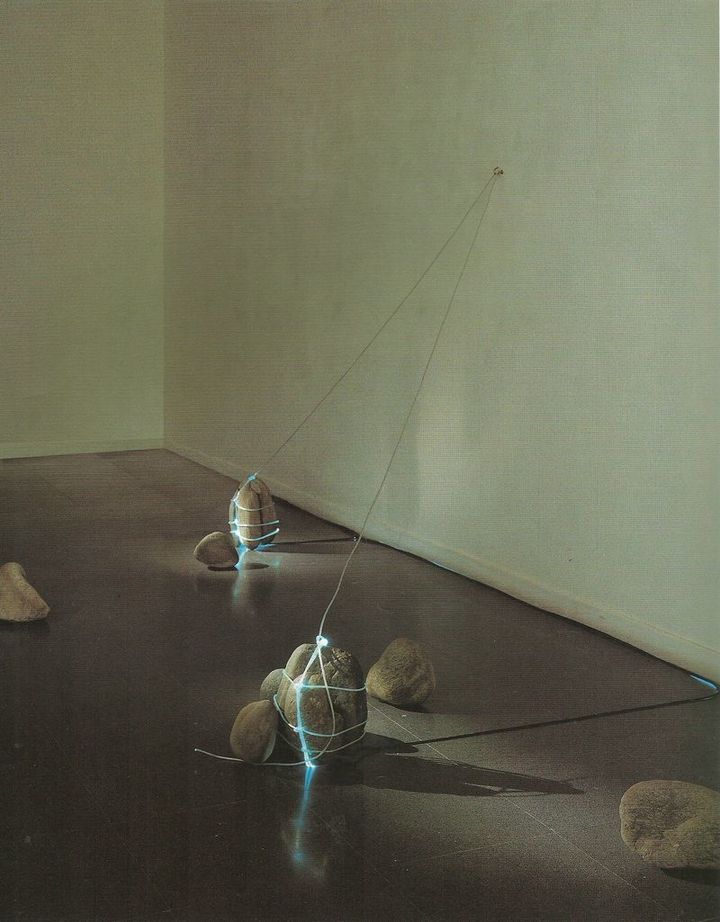 심문섭, The Presentation, 2001, Stone, Optical fibers, 147x306x153cm *재판매 및 DB 금지
