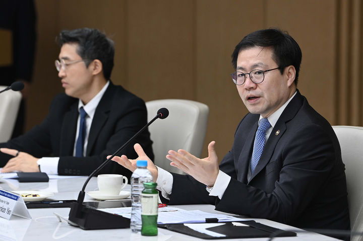 [서울=뉴시스] 여한구 산업통상부 통상교섭본부장이 지난 18일 서울 중구 대한상공회의소에서 열린 '주한아세안대사단 간담회'에서 인사말을 하고 있다. (사진=산업통상부 제공) 2026.05.18. photo@newsis.com *재판매 및 DB 금지