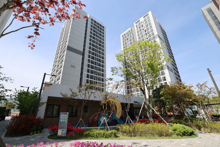 [광주=뉴시스] 광주 광산구가 중간집 구축 사업을 추진하는 운수동 아파트 단지 내 어린이집 전경. (사진=광주 광산구 제공) 2026.05.19. photo@newsis.com *재판매 및 DB 금지