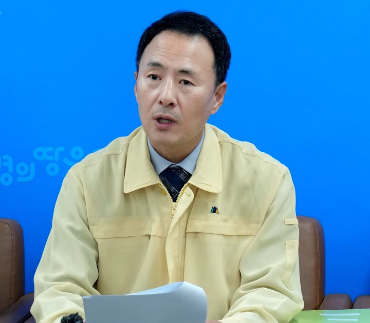 [무안=뉴시스] 김인천 서부지방산림청장이 19일 오후 전남도청 기자실에서 2026 산사태 재난방지 대책을 발표하고 있다. (사진 = 서부지방산림청 제공). 2026.05.19. photo@newsis.com *재판매 및 DB 금지